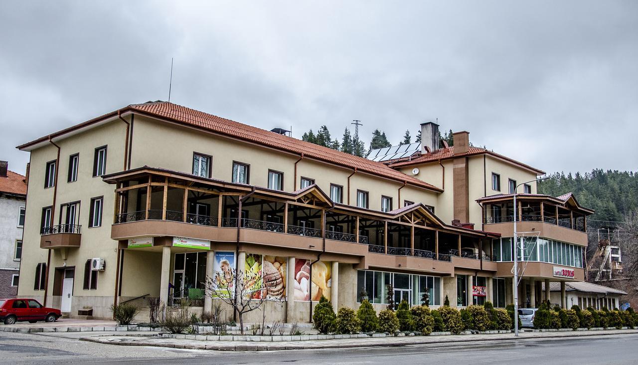 Rubis Hotel Rudozem Bagian luar foto